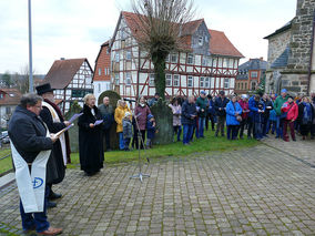 Ökumenische Feier des „Weihnachtsfriedens“ in Naumburg (Foto: Karl-Franz Thiede)